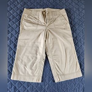 Womens Dockers Khaki Capris Sz 12